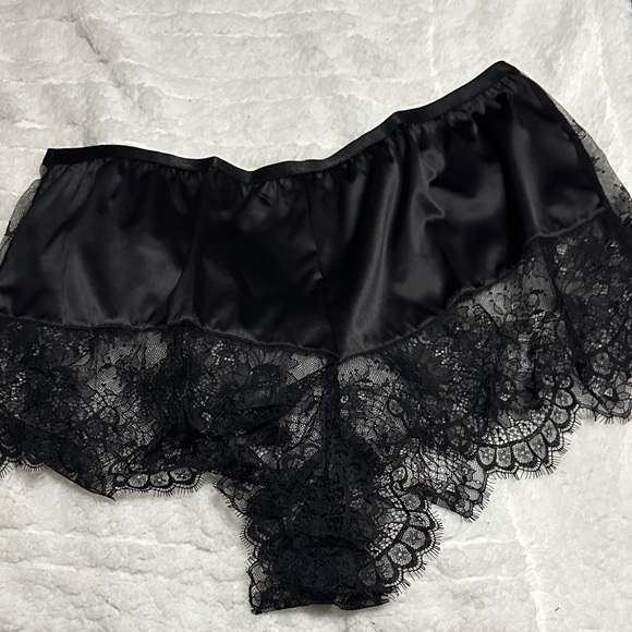 ⭐️5/$100⭐️ Torrid - Picture 1 of 5